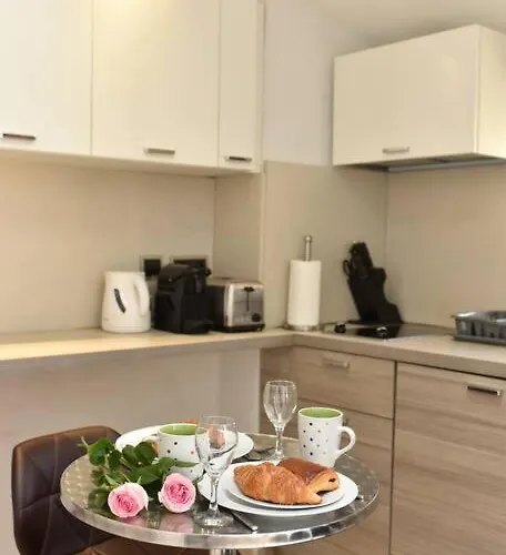 Apartment Le Provencal - Center Old 1br Flat With Ac, Wifi