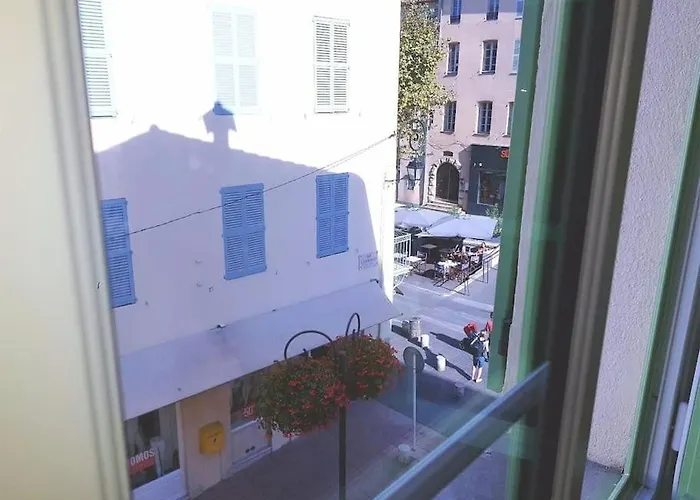 Le Provencal - Center Old 1br Flat With Ac, Wifi