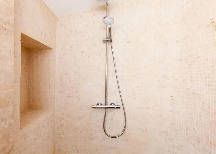 Le Provencal - Center Old 1br Flat With Ac, Wifi Apartment *
