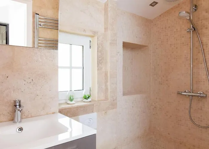 Apartment Le Provencal - Center Old 1br Flat With Ac, Wifi Antibes
